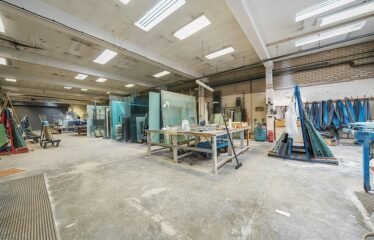 Advertising Right334 Brixton Rd