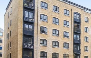 36 Curlew St – Ginger Building