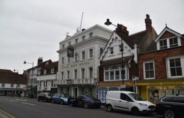 White Hart Hotel55 High St