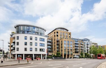 Kew Bridge Rd – St George